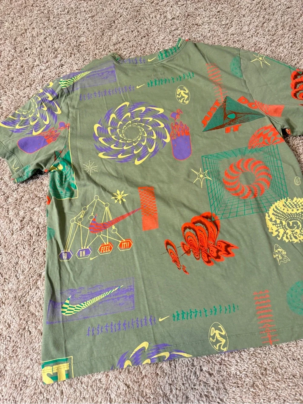 NIKE Sportswear FESTIVAL T Shirt Men Green FB9780-386 All Over Print Size L